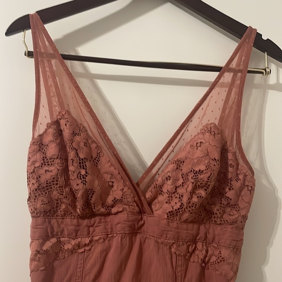 Elegant Lace-Trimmed Pink Dress - Picture 8 of 9